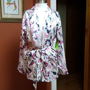 Sam Edelman print short satiny robe